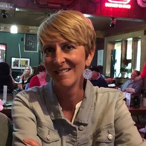 Meet your Posher, Suzanne